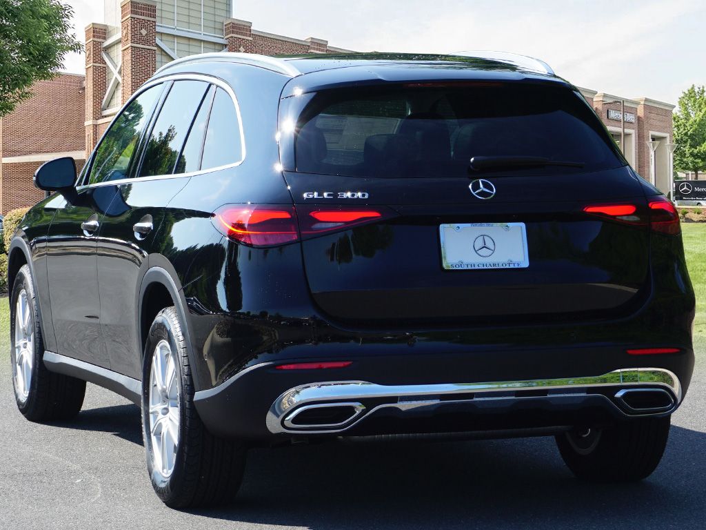2026 Mercedes Benz GLC 300 photo 3