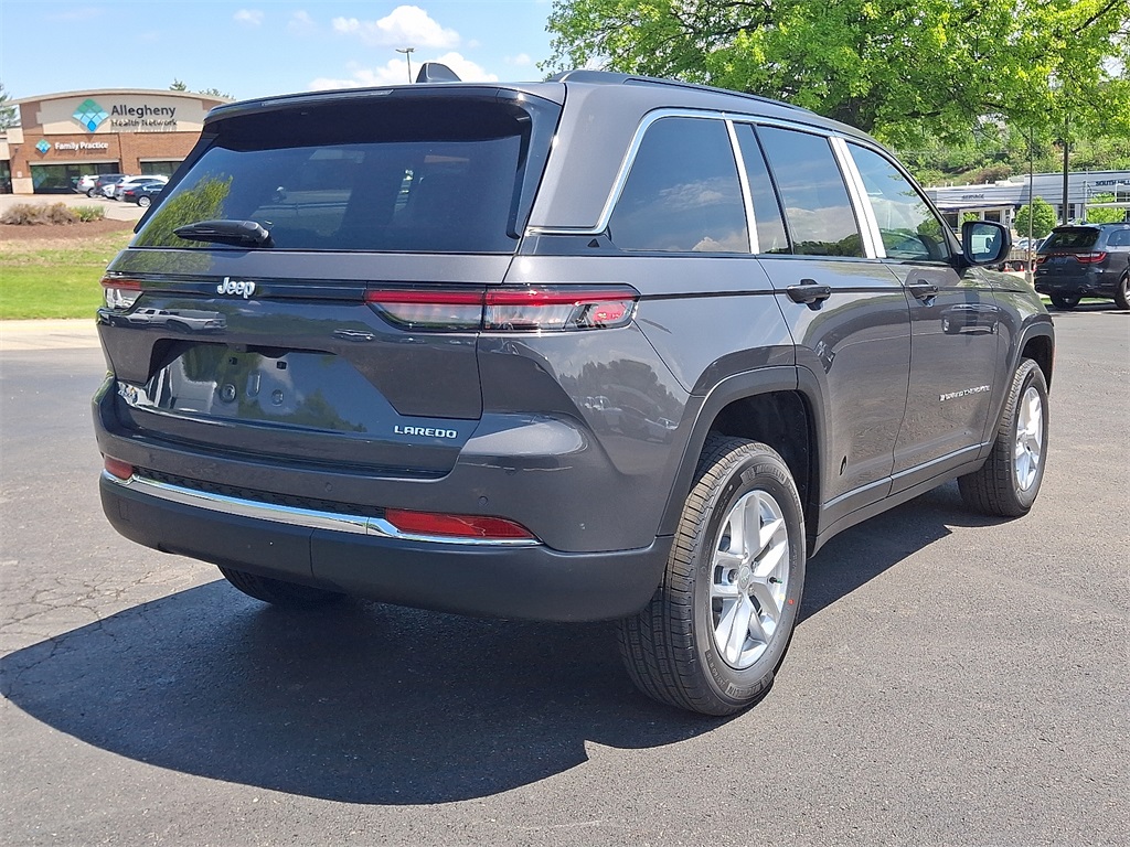 2025 Jeep Grand Cherokee Laredo X photo 4