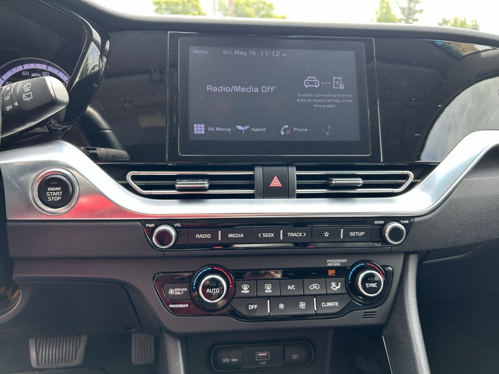 2022 Kia Niro LXS photo 17