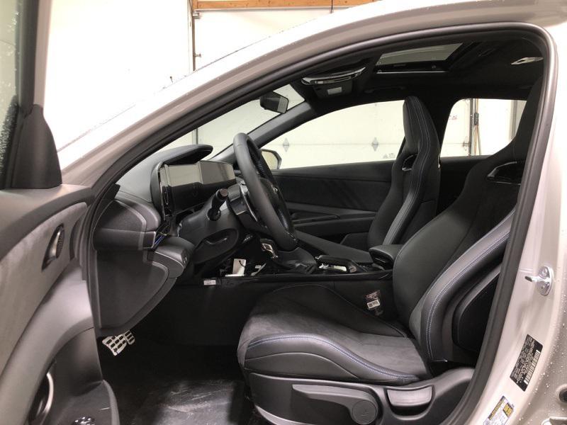 2025 Hyundai Elantra N Base photo 17