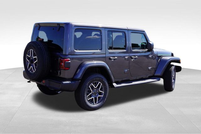 2025 Jeep Wrangler Sahara photo 3