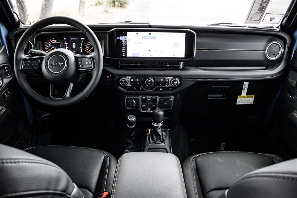 2025 Jeep Gladiator Sport S photo 21