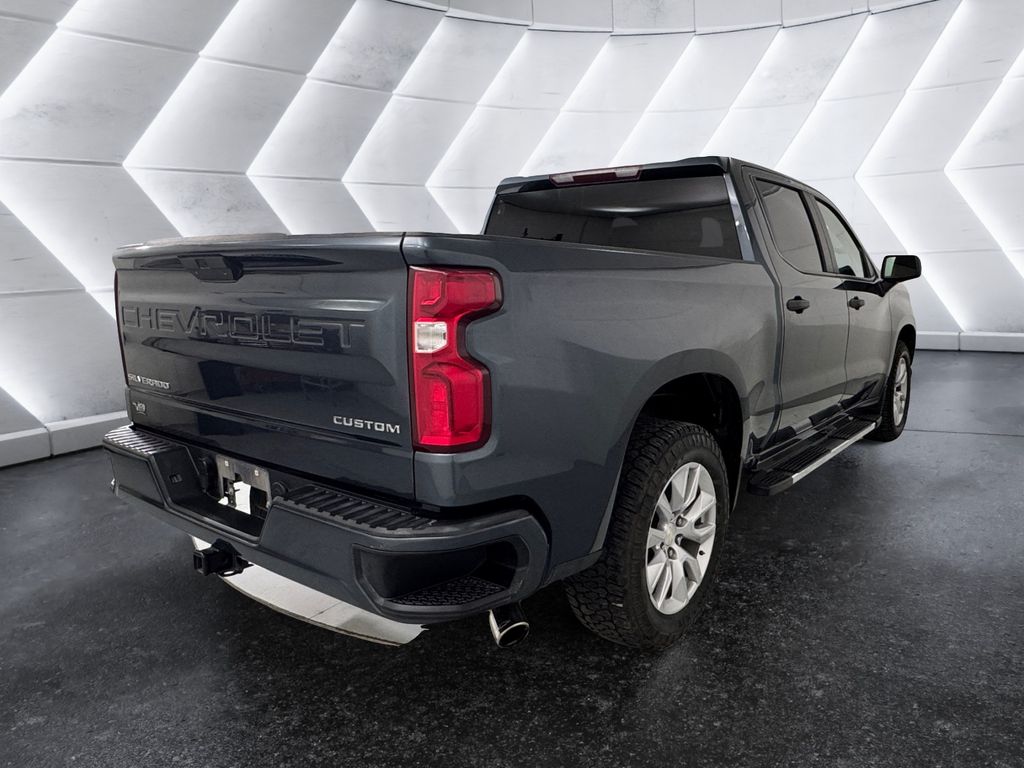 2020 Chevrolet Silverado 1500 Custom photo 3