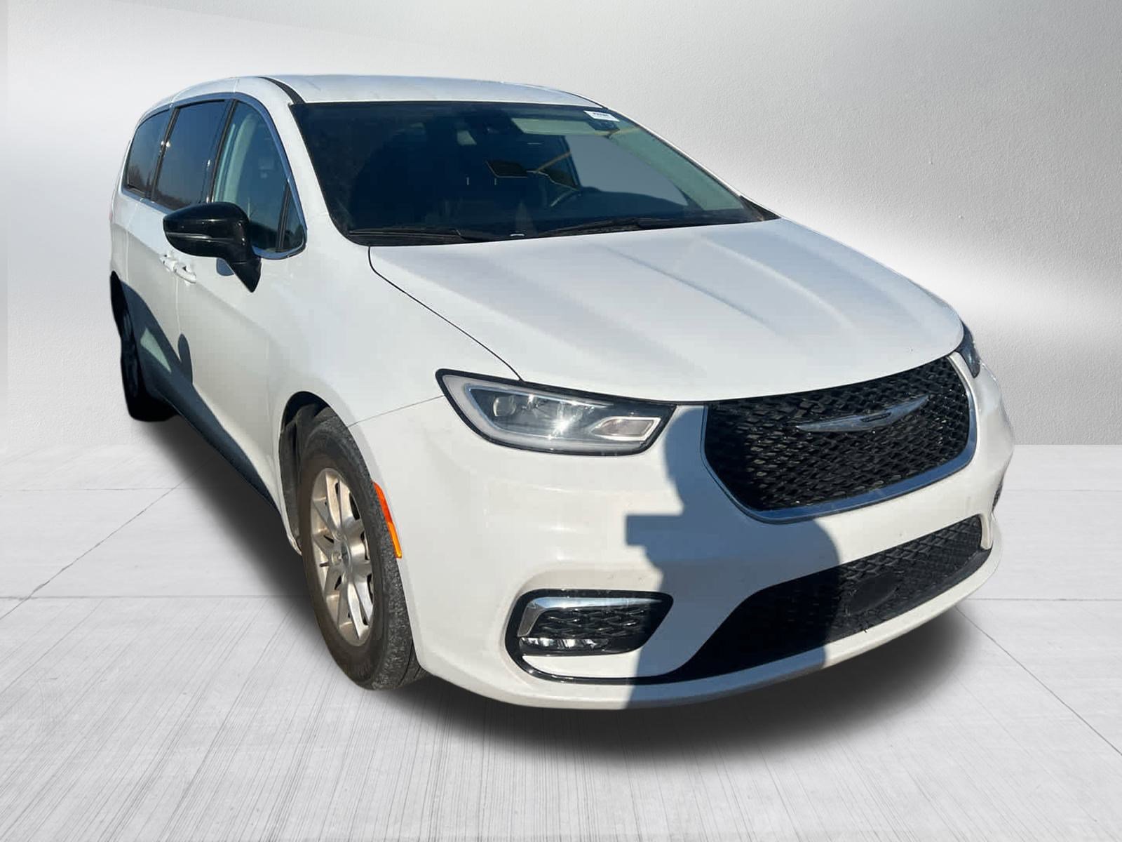 Used 2024 Chrysler Pacifica Touring L with VIN 2C4RC1BG1RR120407 for sale in Brooklyn Center, Minnesota