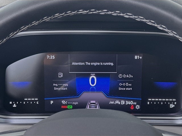 2025 Volkswagen Taos SE photo 4