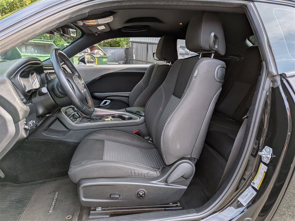 2015 Dodge Challenger R/T photo 16