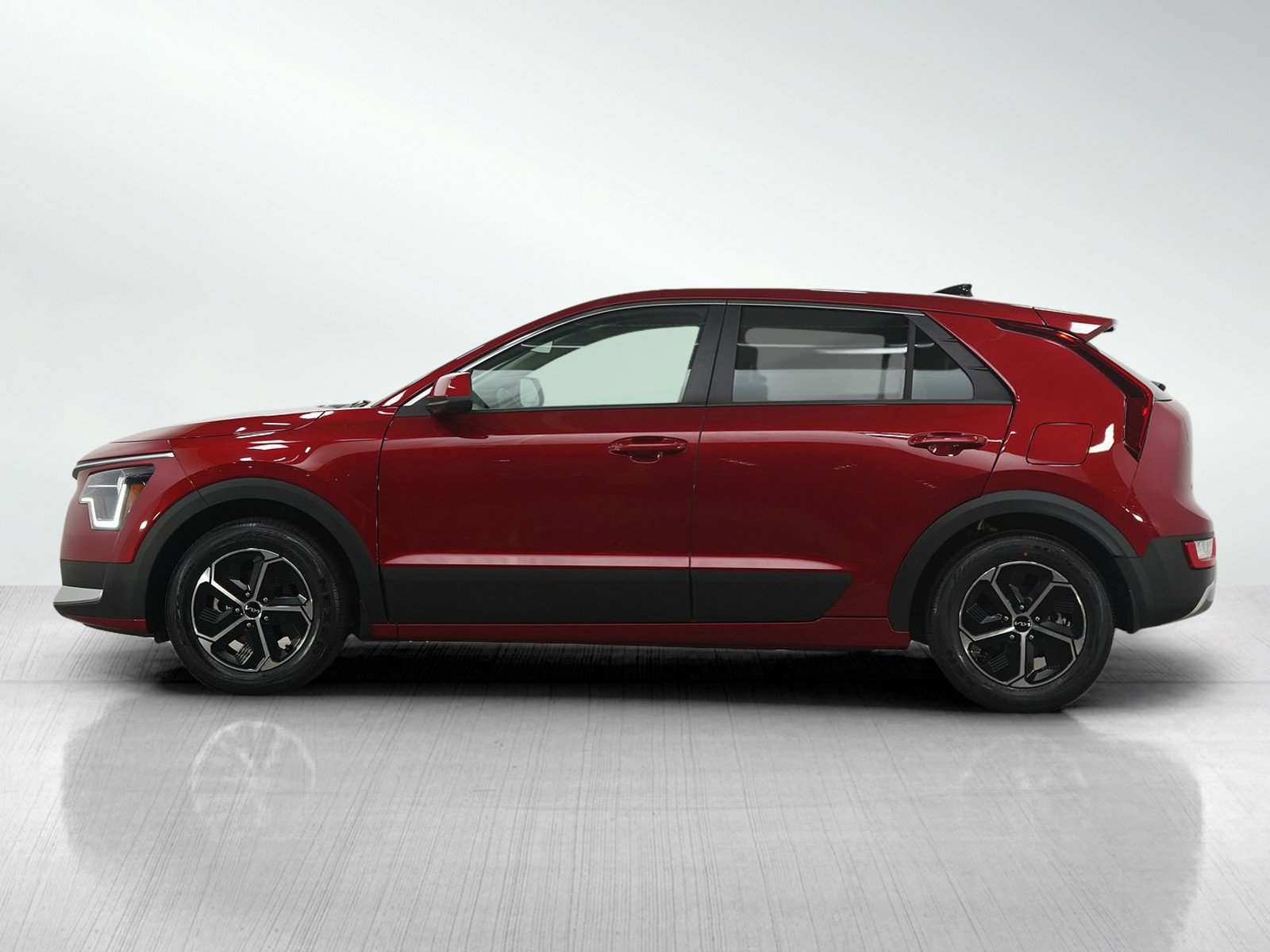 Used 2023 Kia Niro LX with VIN KNDCP3LE3P5083471 for sale in Wayzata, Minnesota