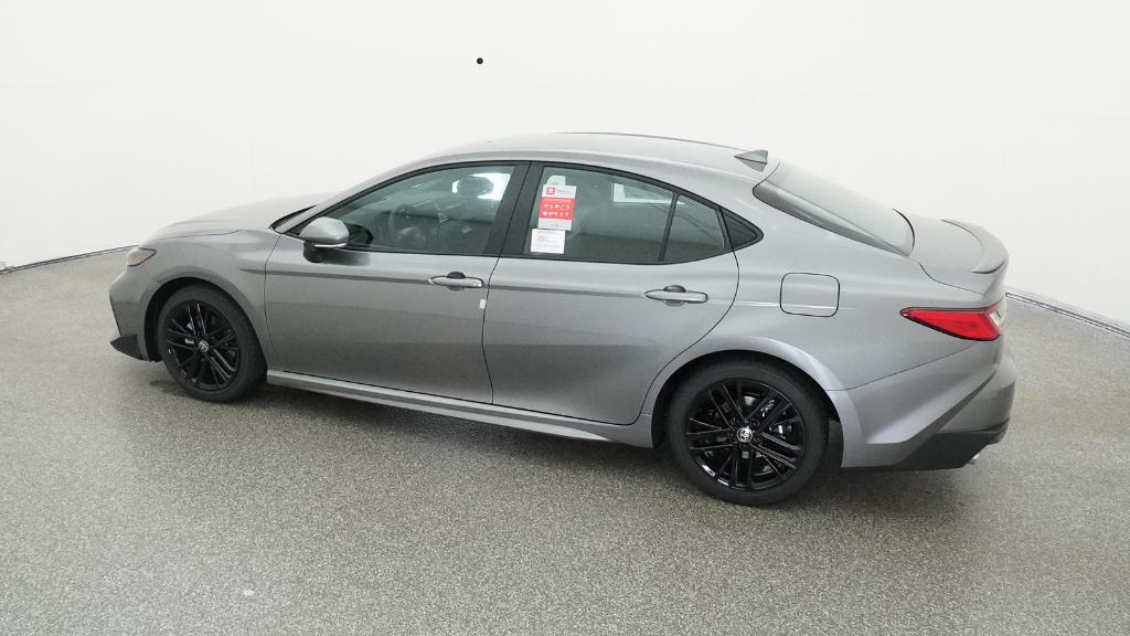 2025 Toyota Camry SE photo 8