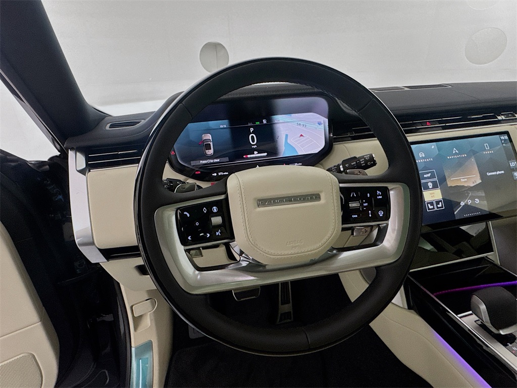 2025 Land Rover Range Rover SE photo 8