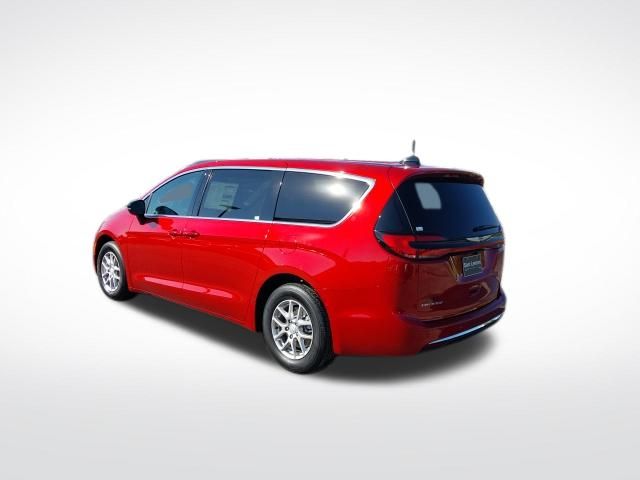 2026 Chrysler Pacifica photo 16