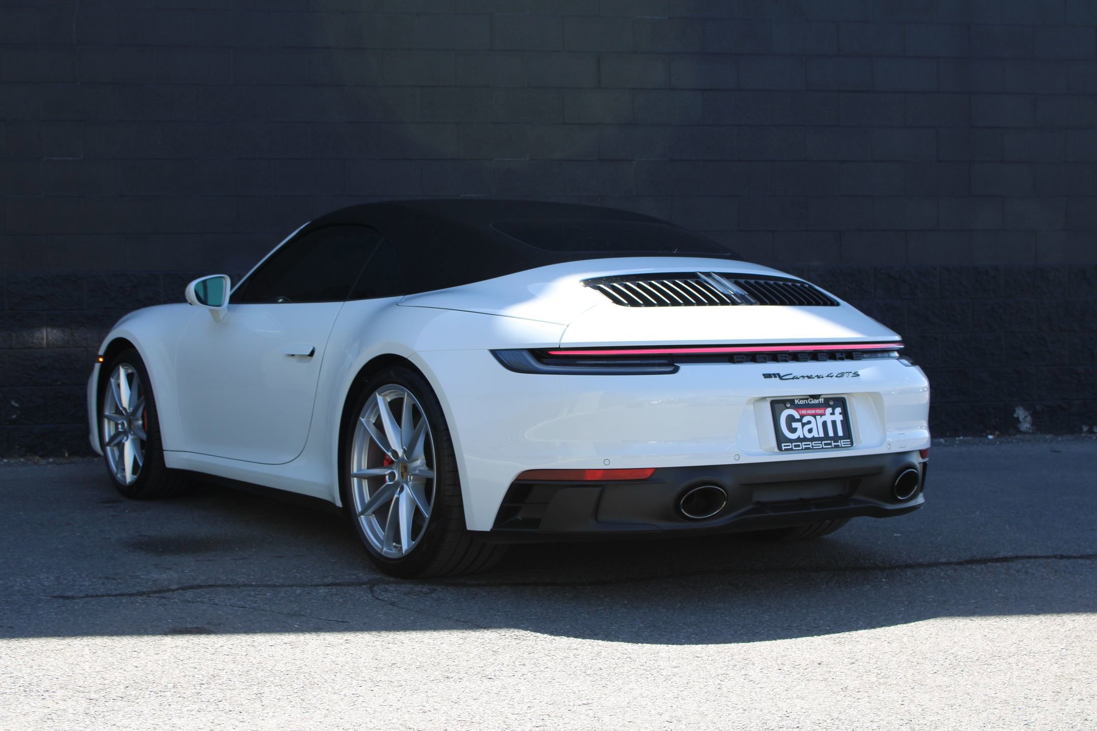 2022 Porsche 911 4 GTS photo 4