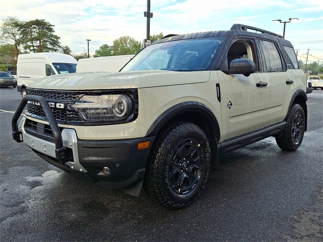 2025 Ford Bronco Sport Outer Banks photo 3