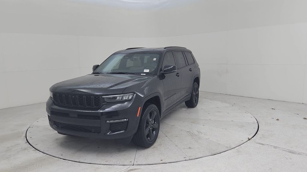 2025 Jeep Grand Cherokee Limited photo 3