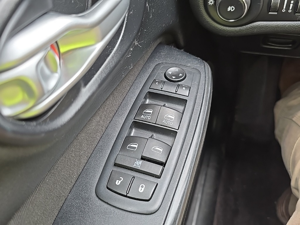2016 Jeep Cherokee Latitude photo 19