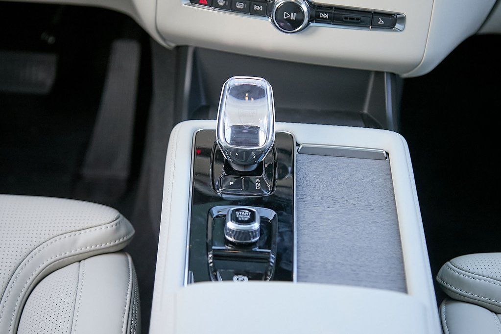 2026 VOLVO XC90 - Image 30