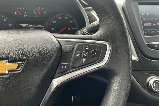 2017 Chevrolet Malibu LS photo 13