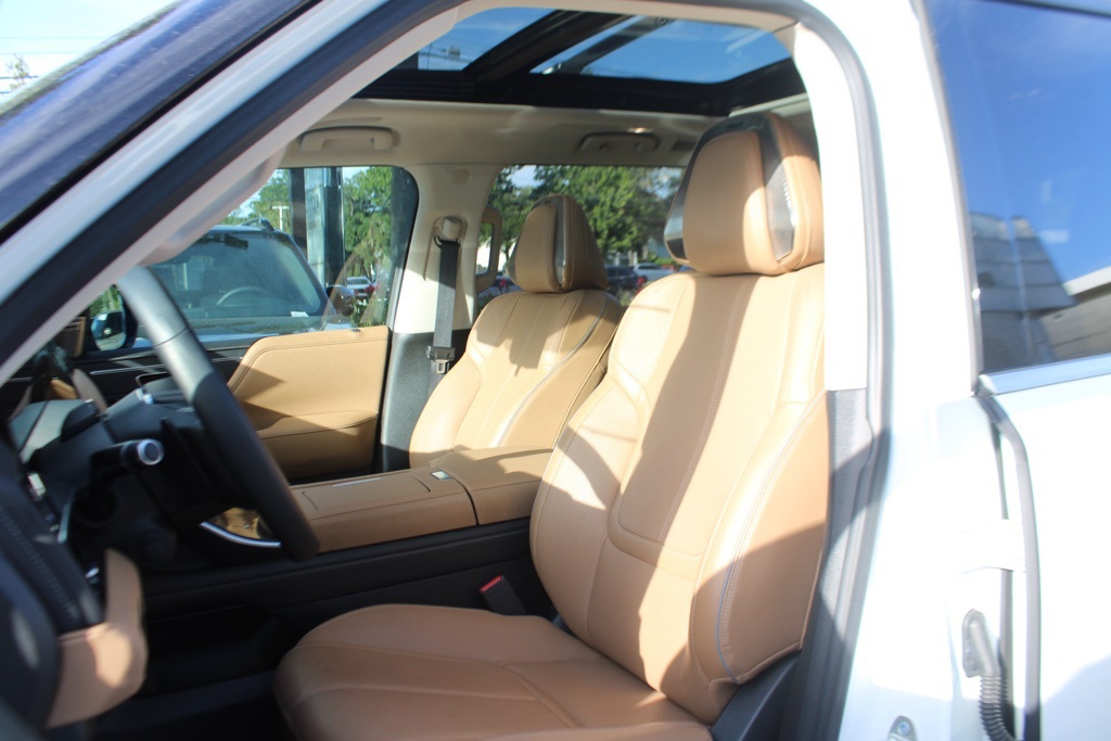 2025 Infiniti QX80 Sensory photo 5