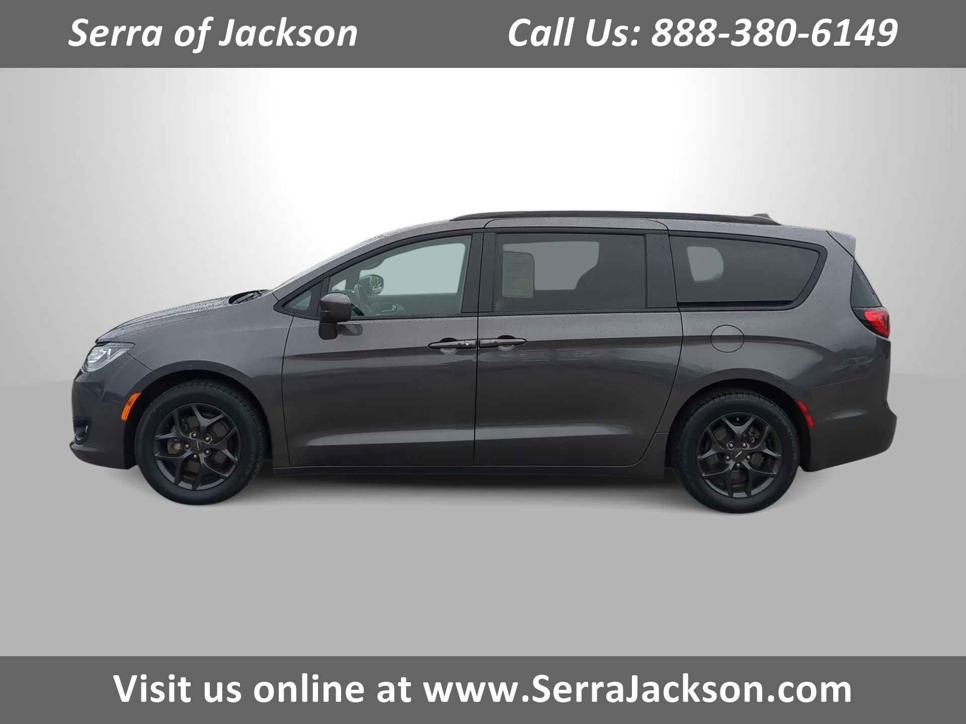 2018 Chrysler Pacifica Touring L's photo