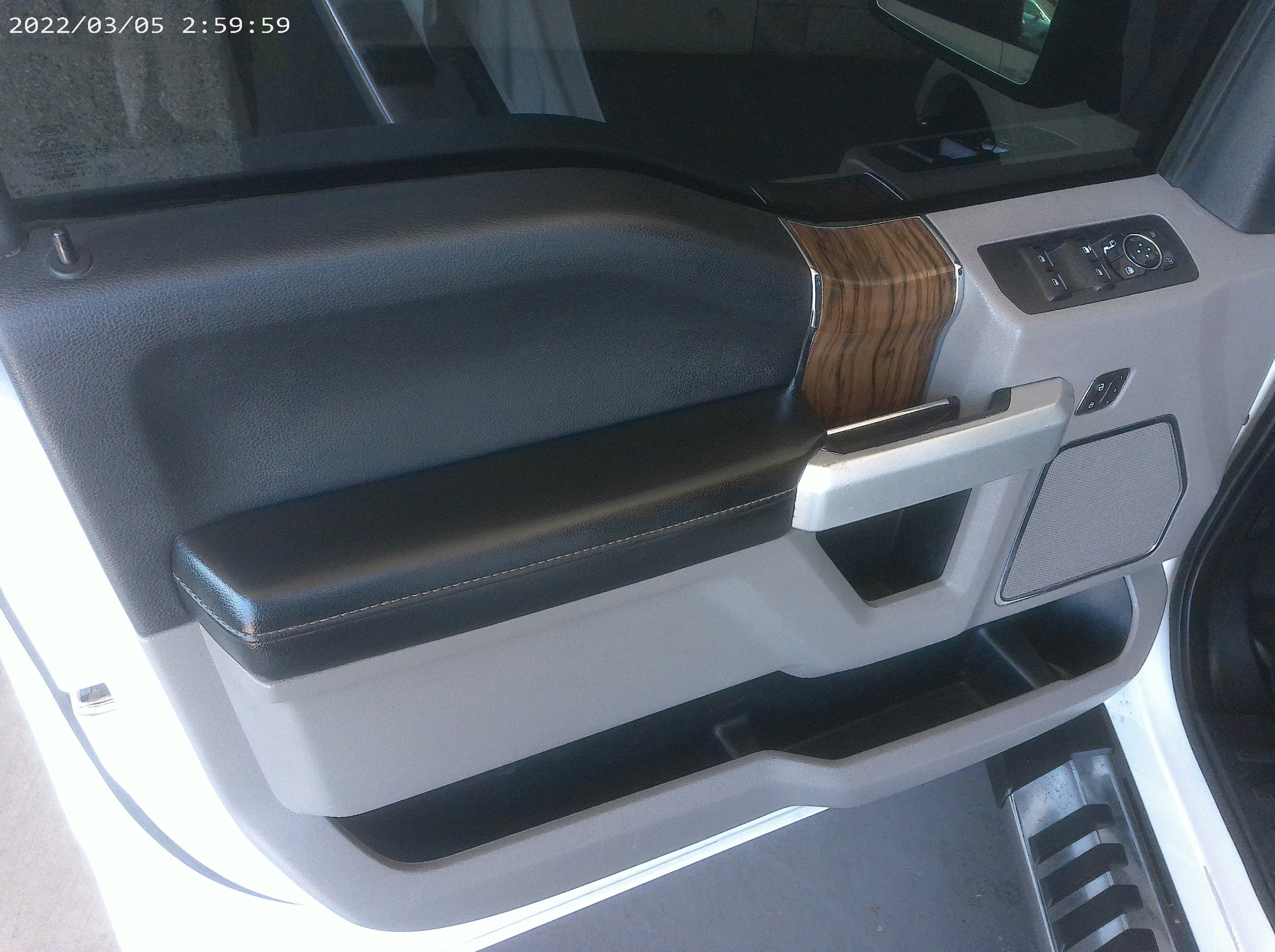 2019 Ford F-150 Lariat photo 28