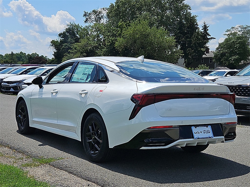 2025 Kia K5 LXS photo 4