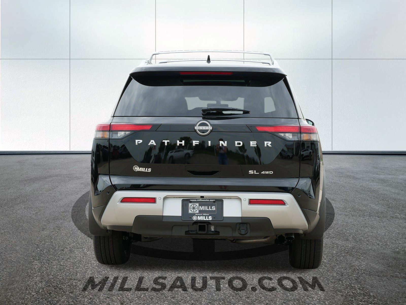 2025 Nissan Pathfinder SL photo 4