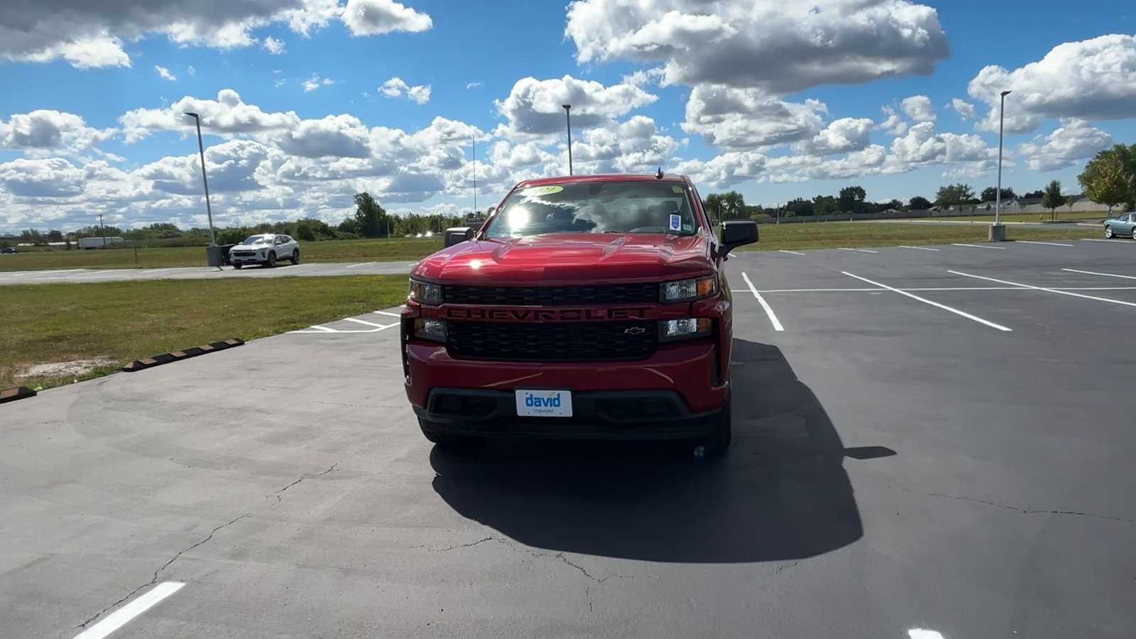 2021 Chevrolet Silverado 1500 Custom photo 2