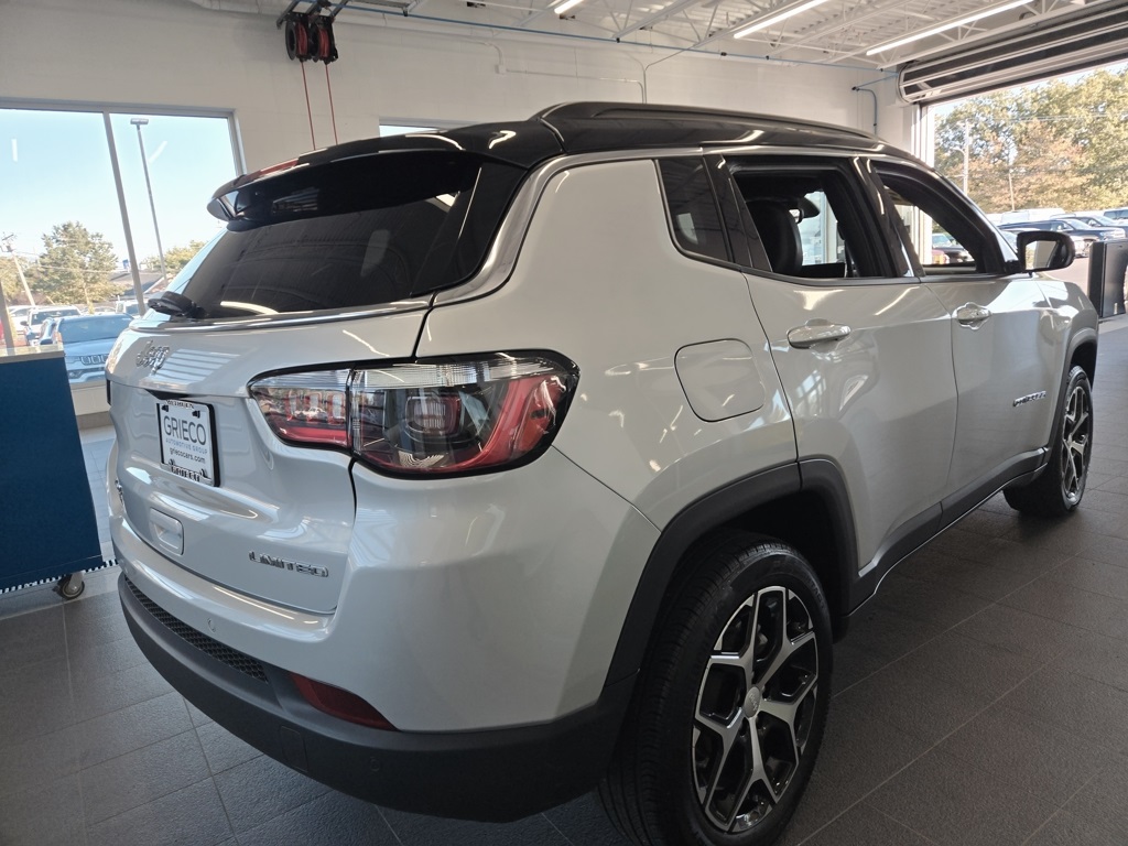 2024 Jeep Compass Limited photo 6