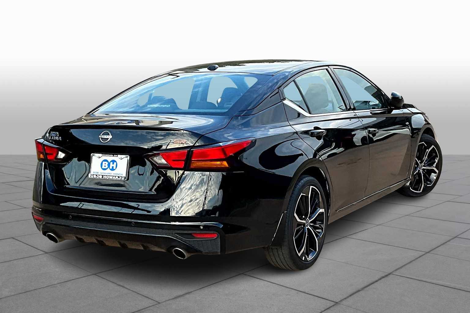 2024 Nissan Altima 2.5 SR photo 12