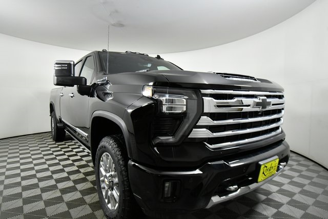 2025 Chevrolet Silverado 3500HD High Country photo 7