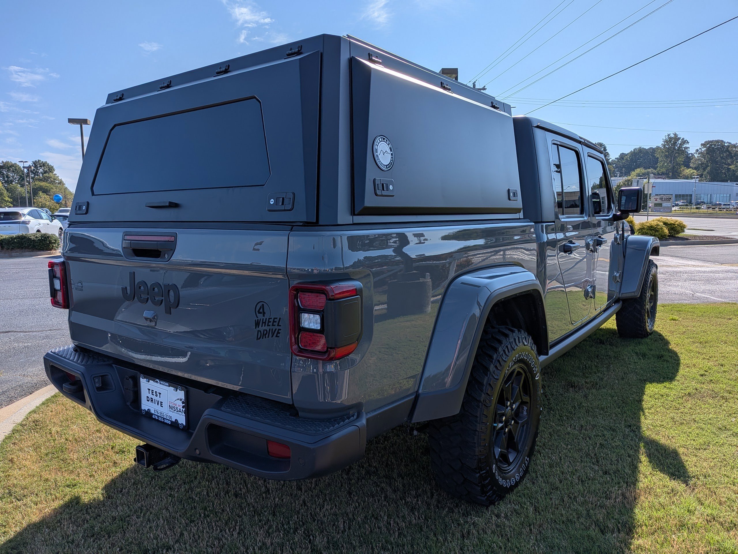 2021 Jeep Gladiator Willys photo 3