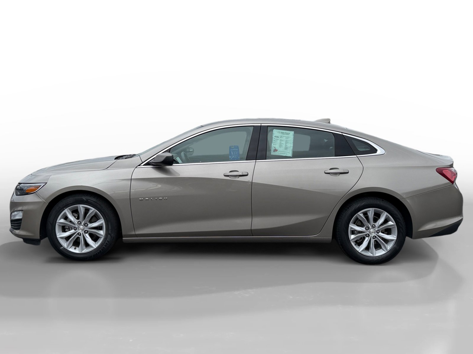 2022 Chevrolet Malibu 1LT photo 2