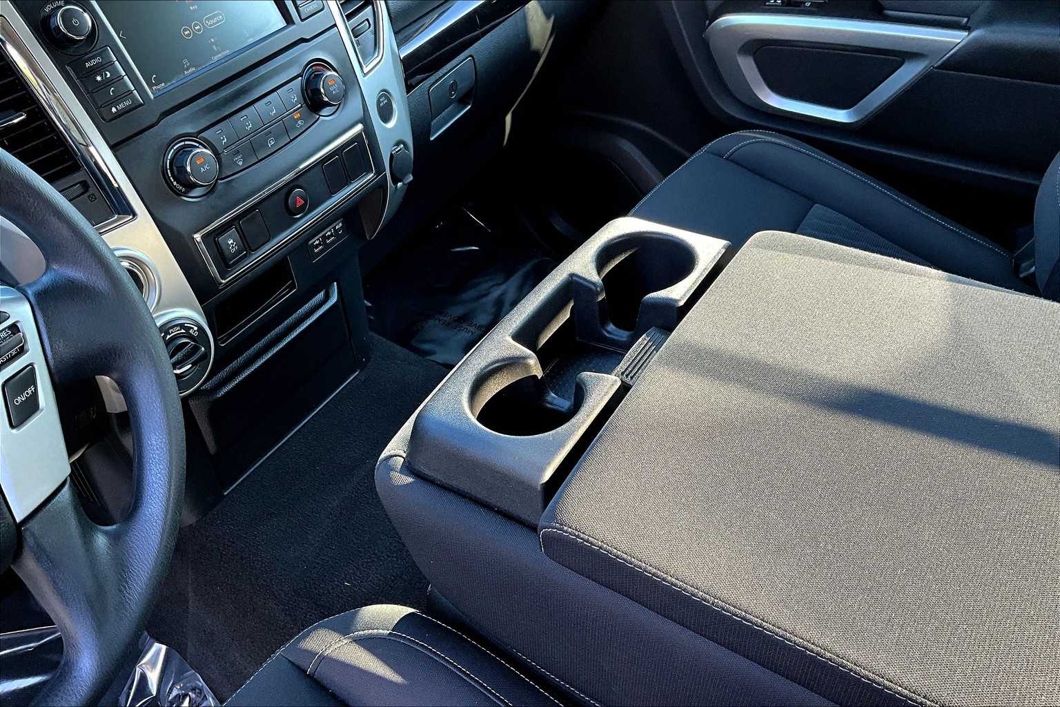 2019 Nissan Titan SV photo 15
