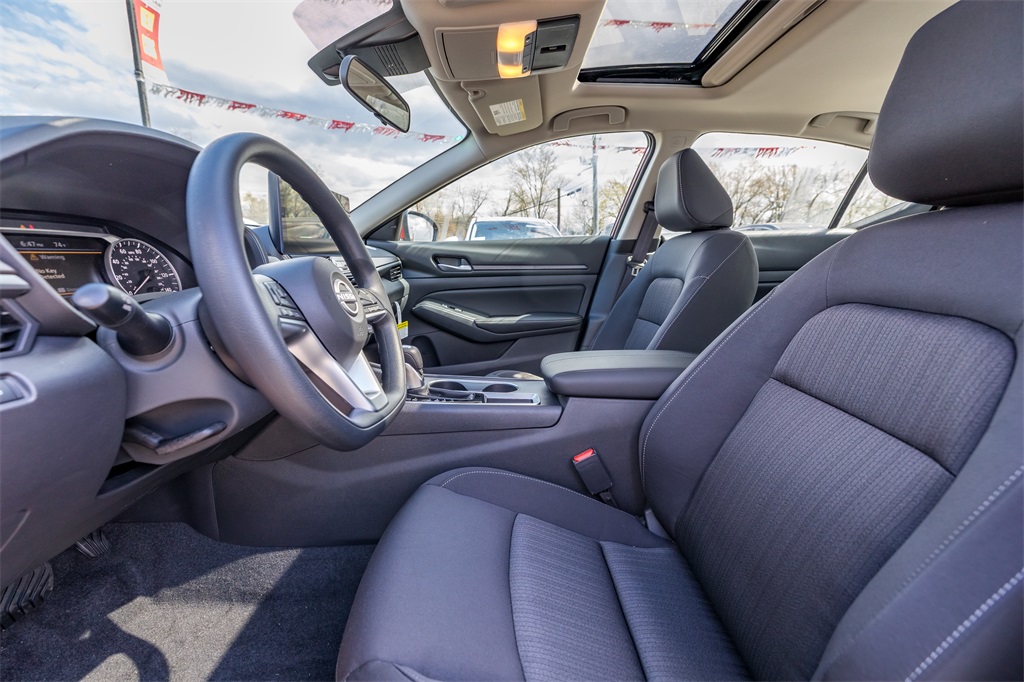 2025 Nissan Altima SV Special Edition photo 11