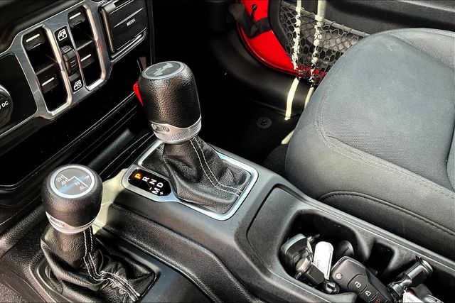2020 Jeep Wrangler Unlimited Sahara photo 16