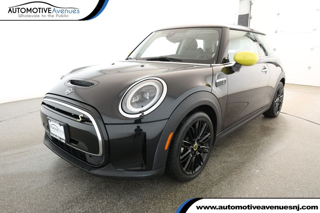2023 MINI Hardtop 2 Door SE