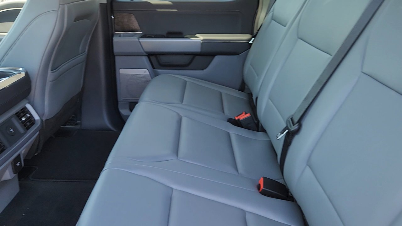 2025 Ford F-150 Lightning photo 21