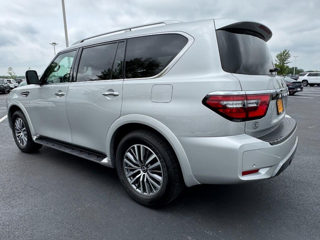 2024 Nissan Armada SL photo 4