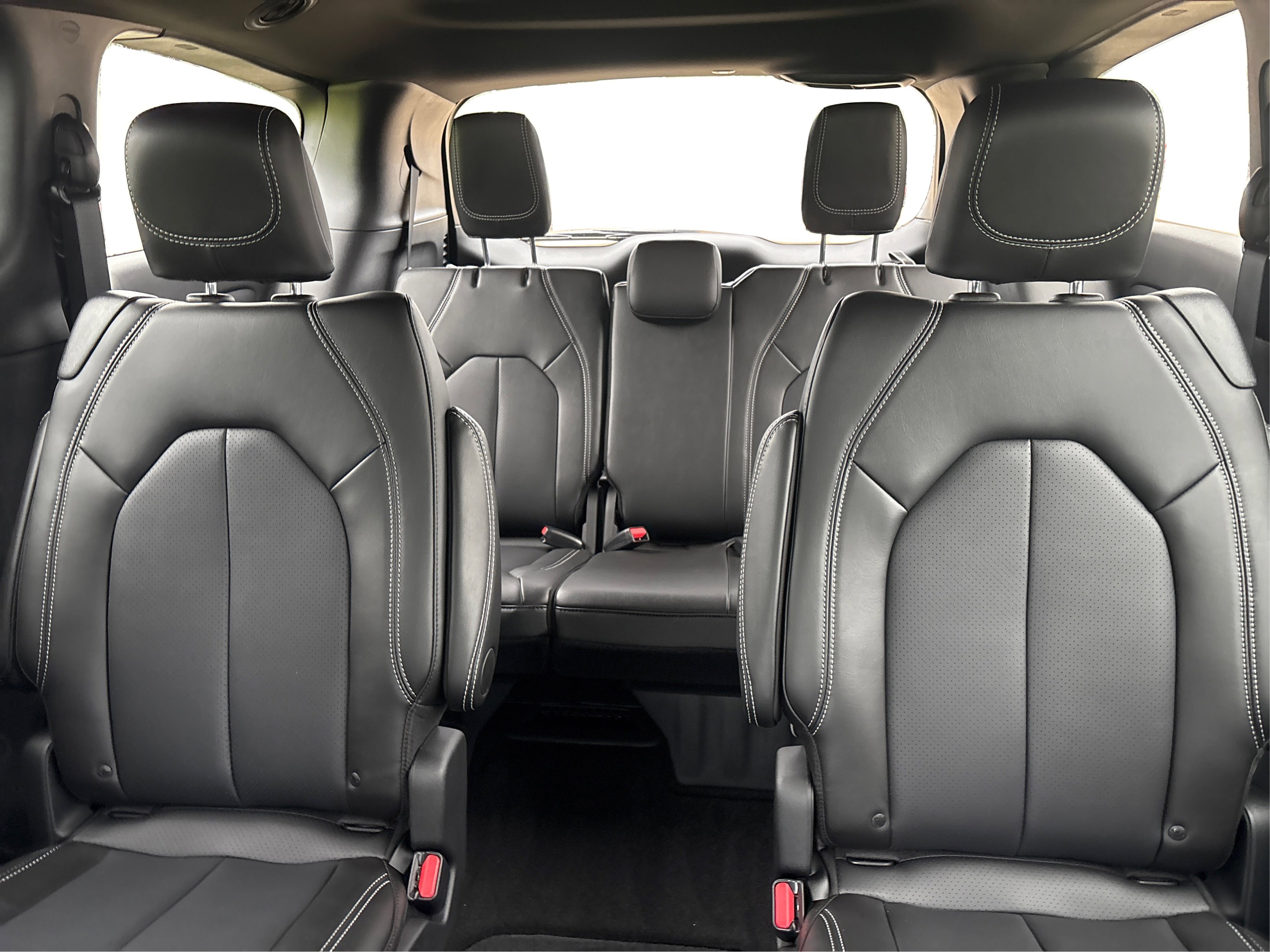 2025 Chrysler Pacifica photo 15