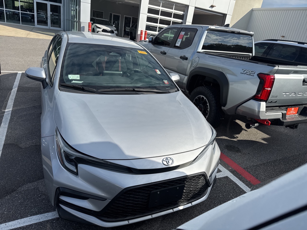 2023 Toyota Corolla SE photo 3