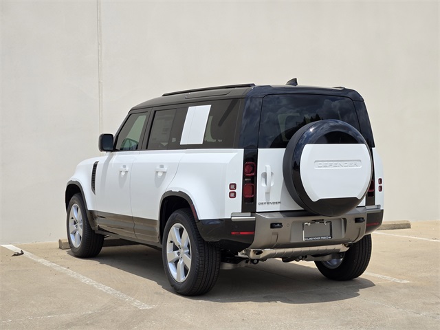 2025 Land Rover Defender 110 X-Dynamic SE photo 3