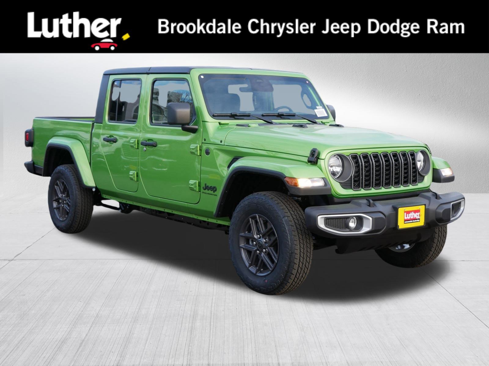 2026 Jeep Gladiator Sport S's photo