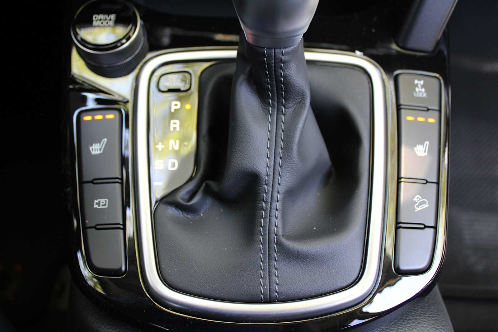 2025 Kia Seltos EX photo 29