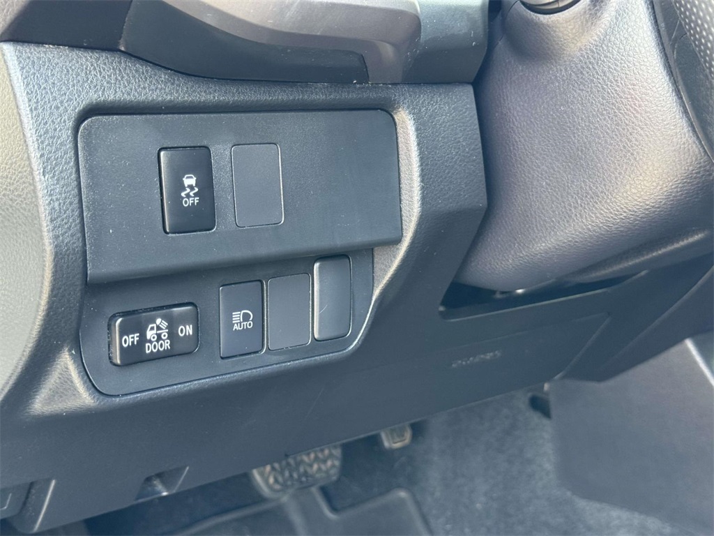 2023 Toyota Tacoma SR5 photo 28