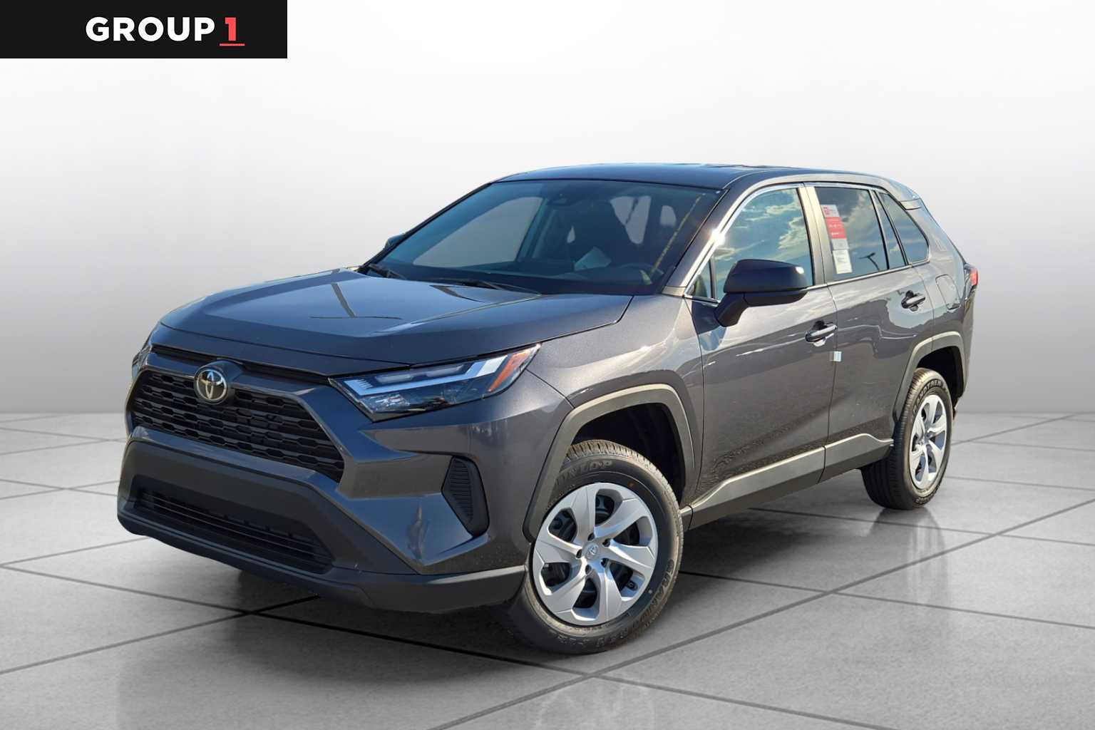 2025 Toyota RAV4 LE's photo