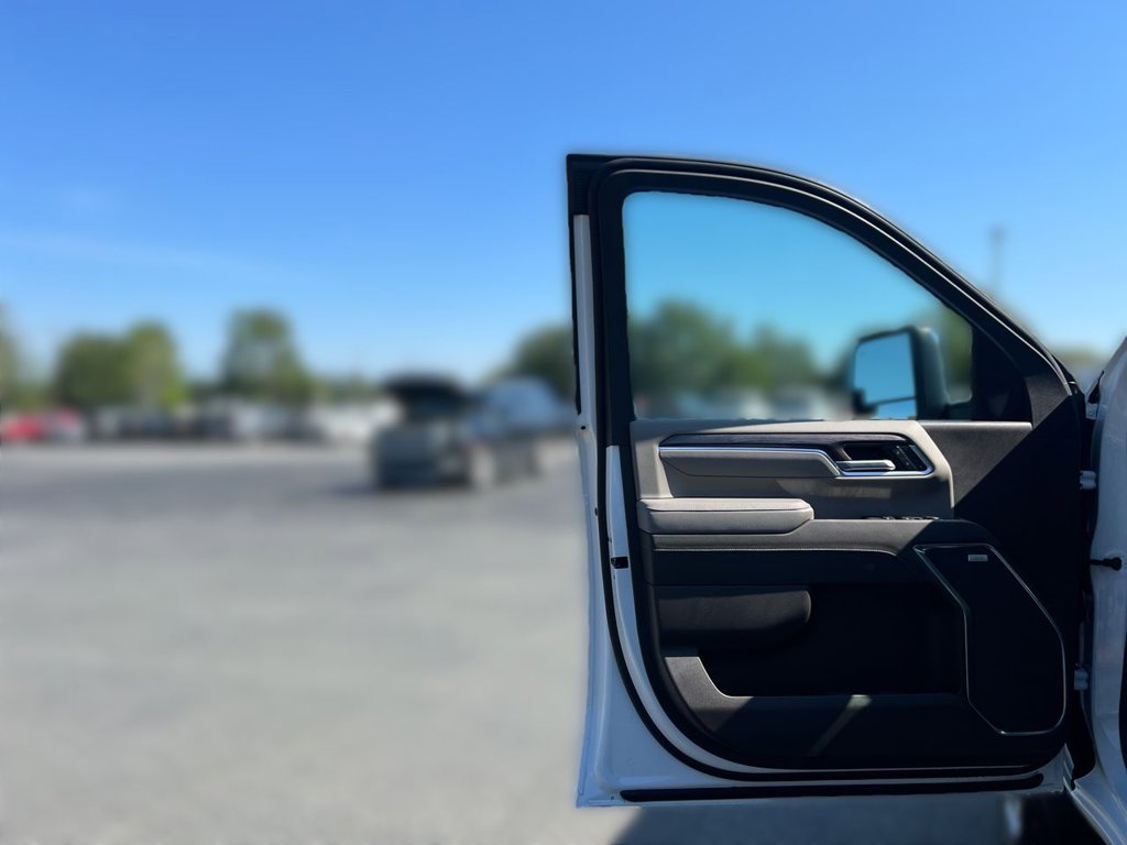 2025 Chevrolet Silverado 2500HD LTZ photo 18