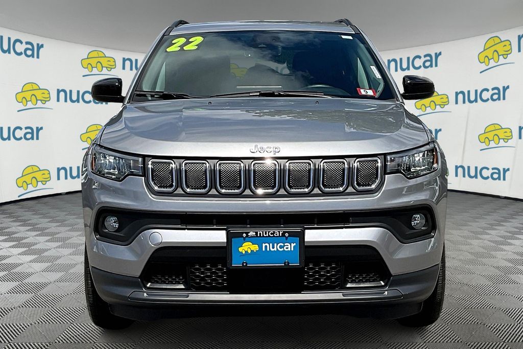 2022 Jeep Compass Latitude photo 2