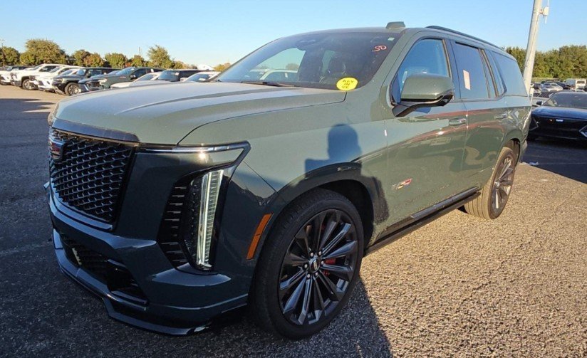 2025 Cadillac Escalade V-Series's photo