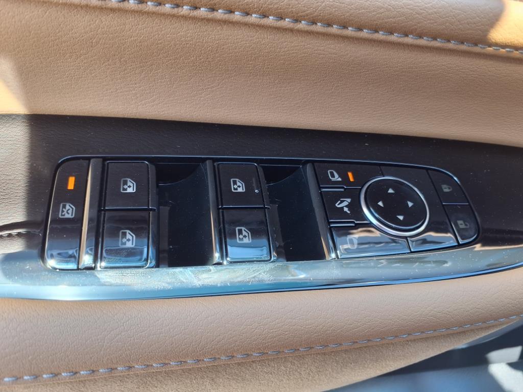 2025 Infiniti QX80 Luxe photo 5