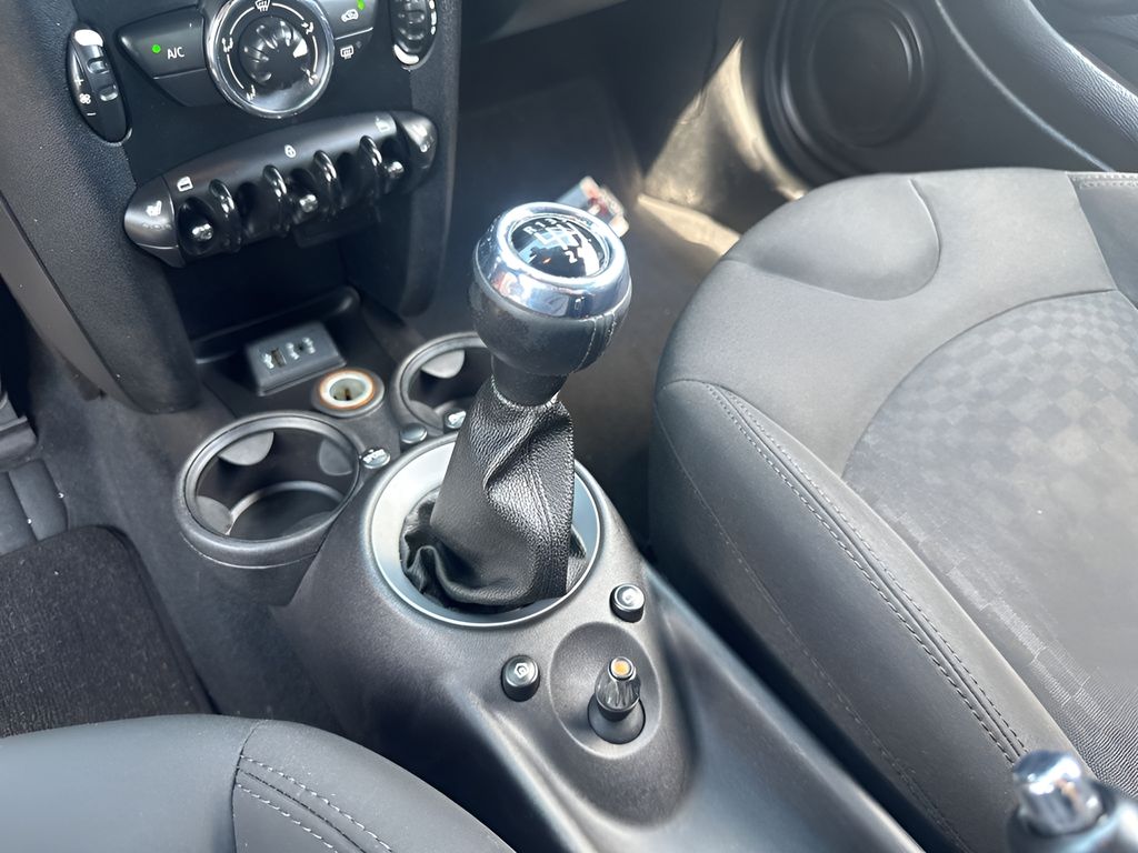 2013 Mini Cooper Base photo 24