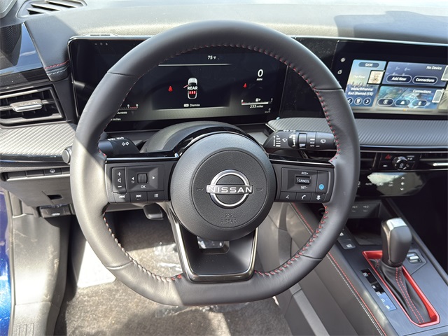 2025 Nissan Kicks SR photo 18